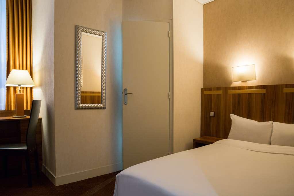 Hotel The Originals Du Grand Monarque Nantes Gare Room photo