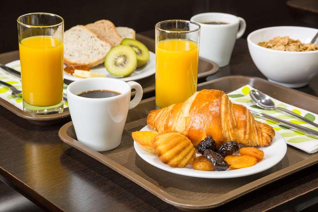 Hotel The Originals Du Grand Monarque Nantes Gare Amenities photo